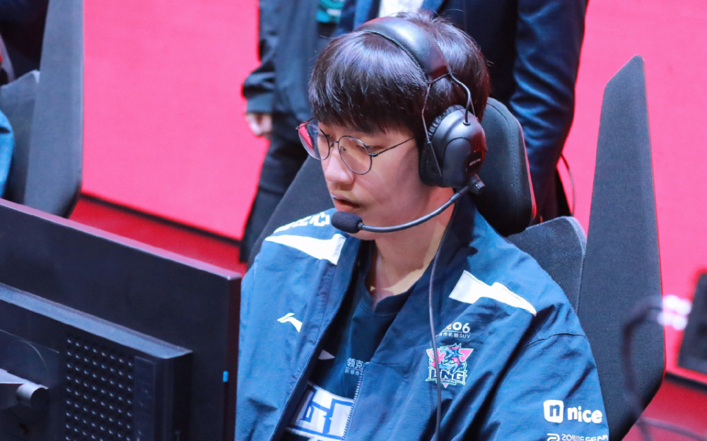 WBG轻取NS，Scout单局斩获MVP强强对话半决赛，让粉丝疯狂欢呼