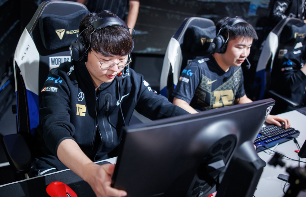 开云体育官网-TSM绝杀EG，Bin极限生还后反打宿命之战成都决赛之夜，点燃全场激情