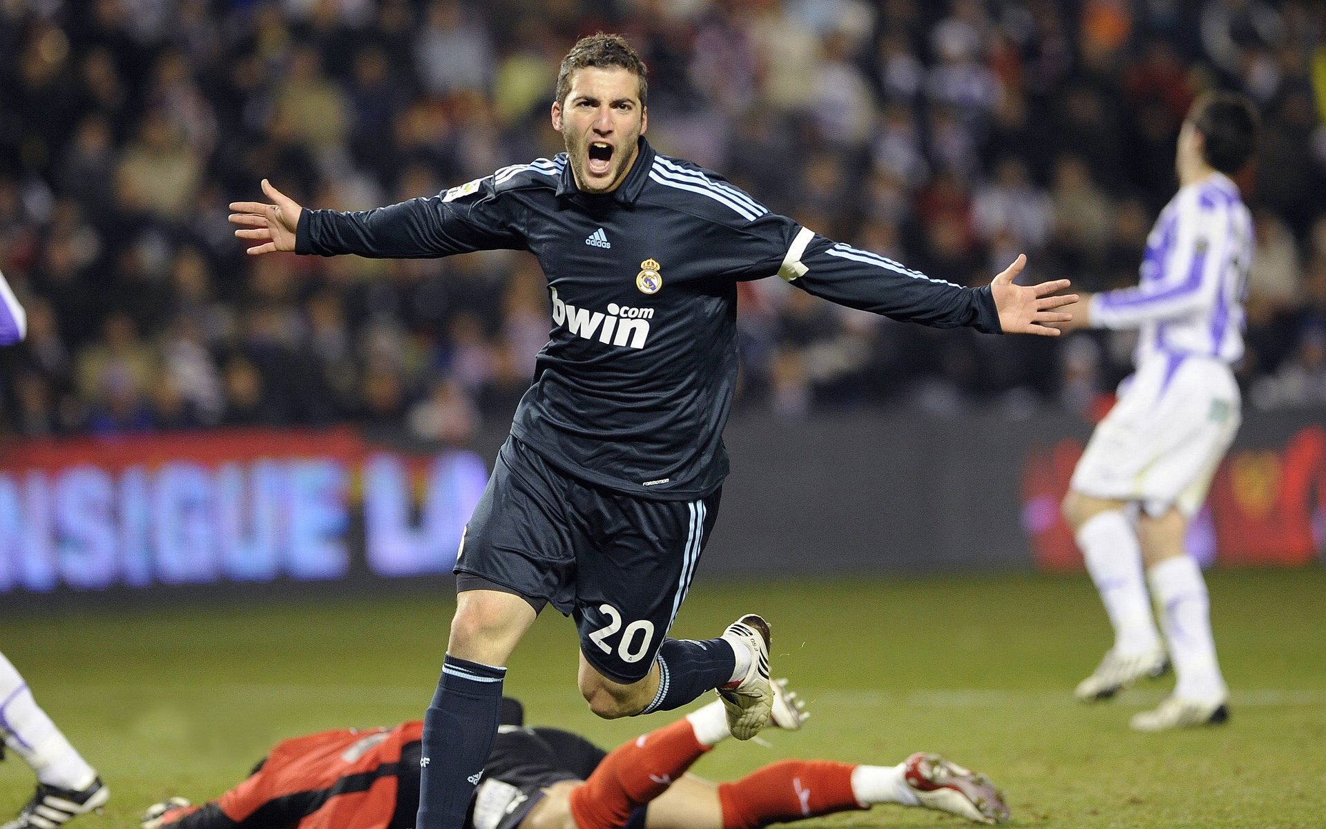 当篮球的G6汤穿越到欧冠之夜,胜负手,从来不止于一种运动